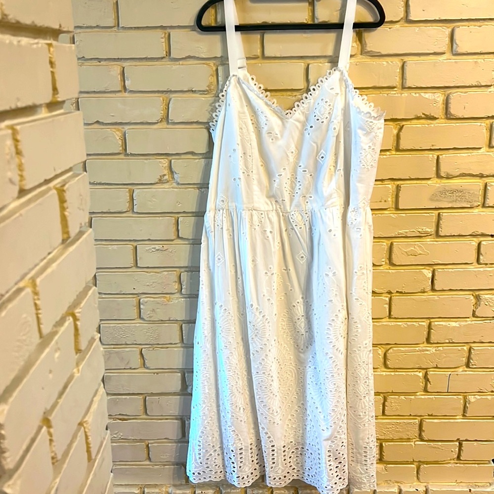 City Chic Eyelet Cochet Detail Sleeveless Fit and Flare Midi Dress Size 18